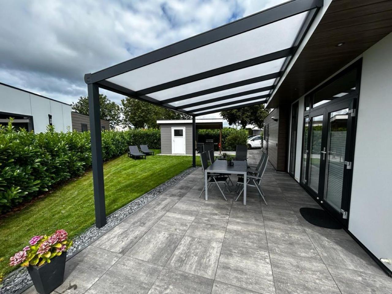 Ferienhaus / Chalet / Bungalow Am See, Holland, Niederlande, Lathum ภายนอก รูปภาพ